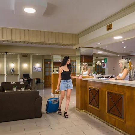 Hotel de apartamente Christabelle 4*