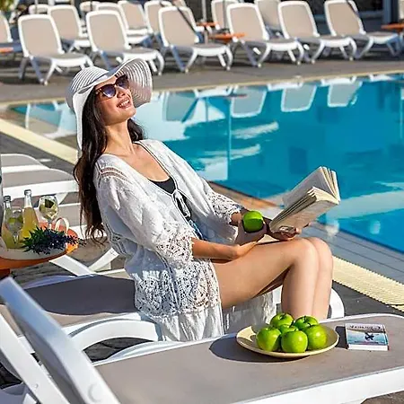 Christabelle Ξενοδοχείο με διαμερίσματα 4*