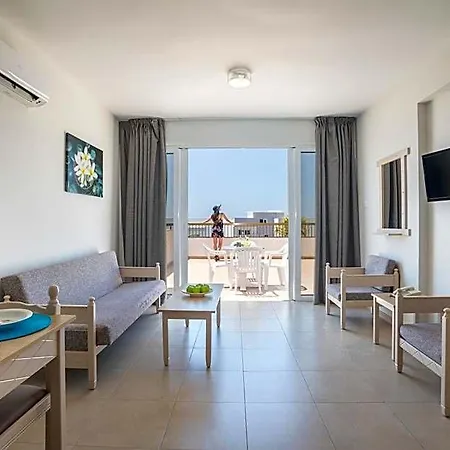 Christabelle Ξενοδοχείο με διαμερίσματα 4*